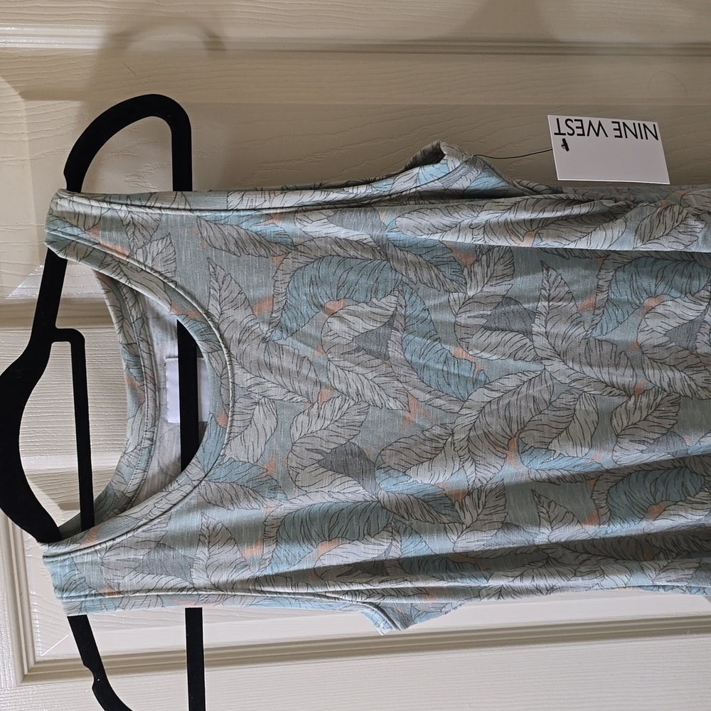 Dress - Picture 3 of 5